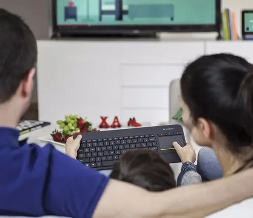 Logitech K400 Plus Teclado + Touch Inalámbrico Pc Android Tv Negro